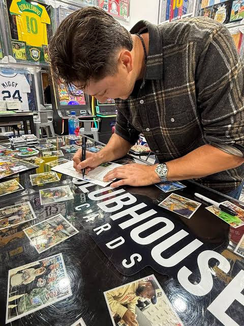 Rafael Flores Jr. Autograph Collection