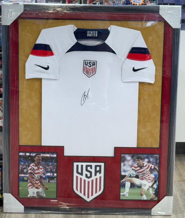 Christian Pulisic signed Framed USMNT Team USA Jersey Beckett 375