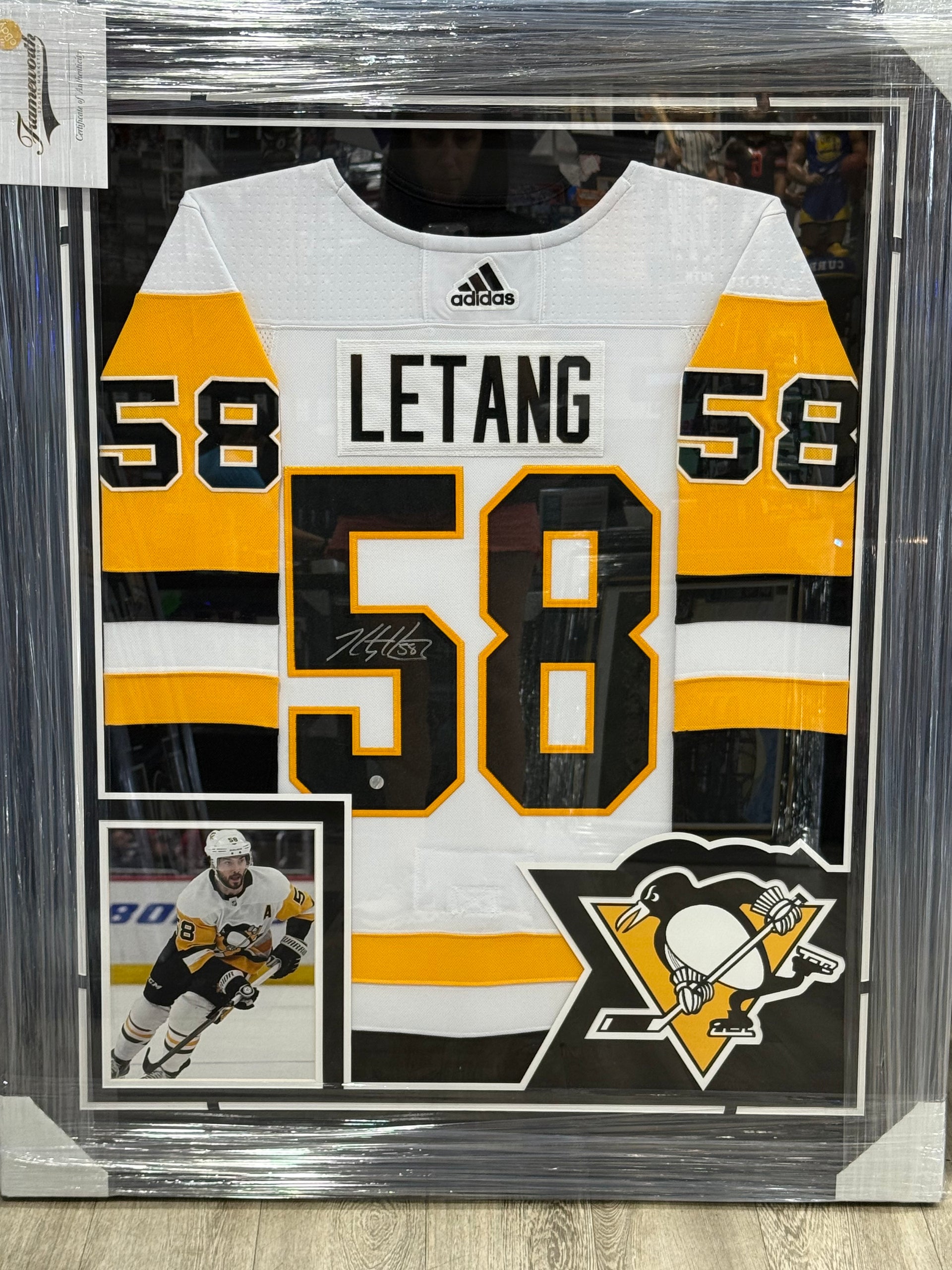 Kris Letang Signed Framed Pittsburgh Penguins White Jersey Frameworth 1 Photo